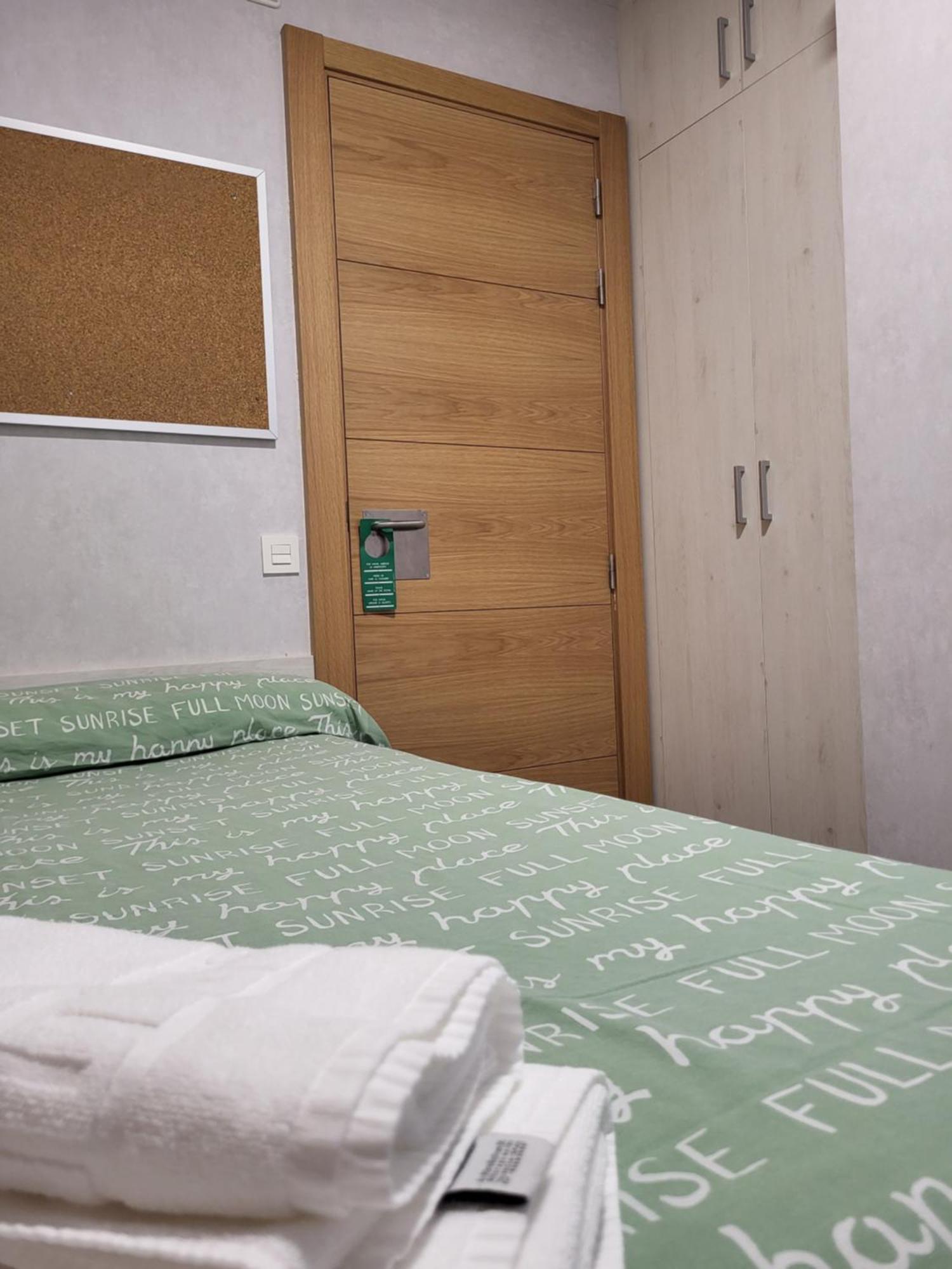 Albergue Residencia Larraona Pamplona Bagian luar foto