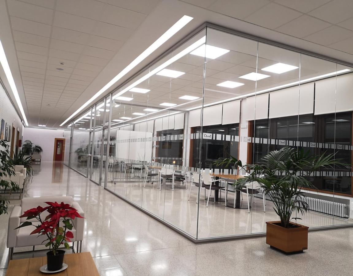 Albergue Residencia Larraona Pamplona Bagian luar foto